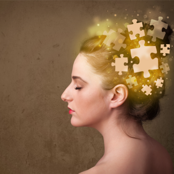 Une tête de femme dans ses réflexions psychologie.
